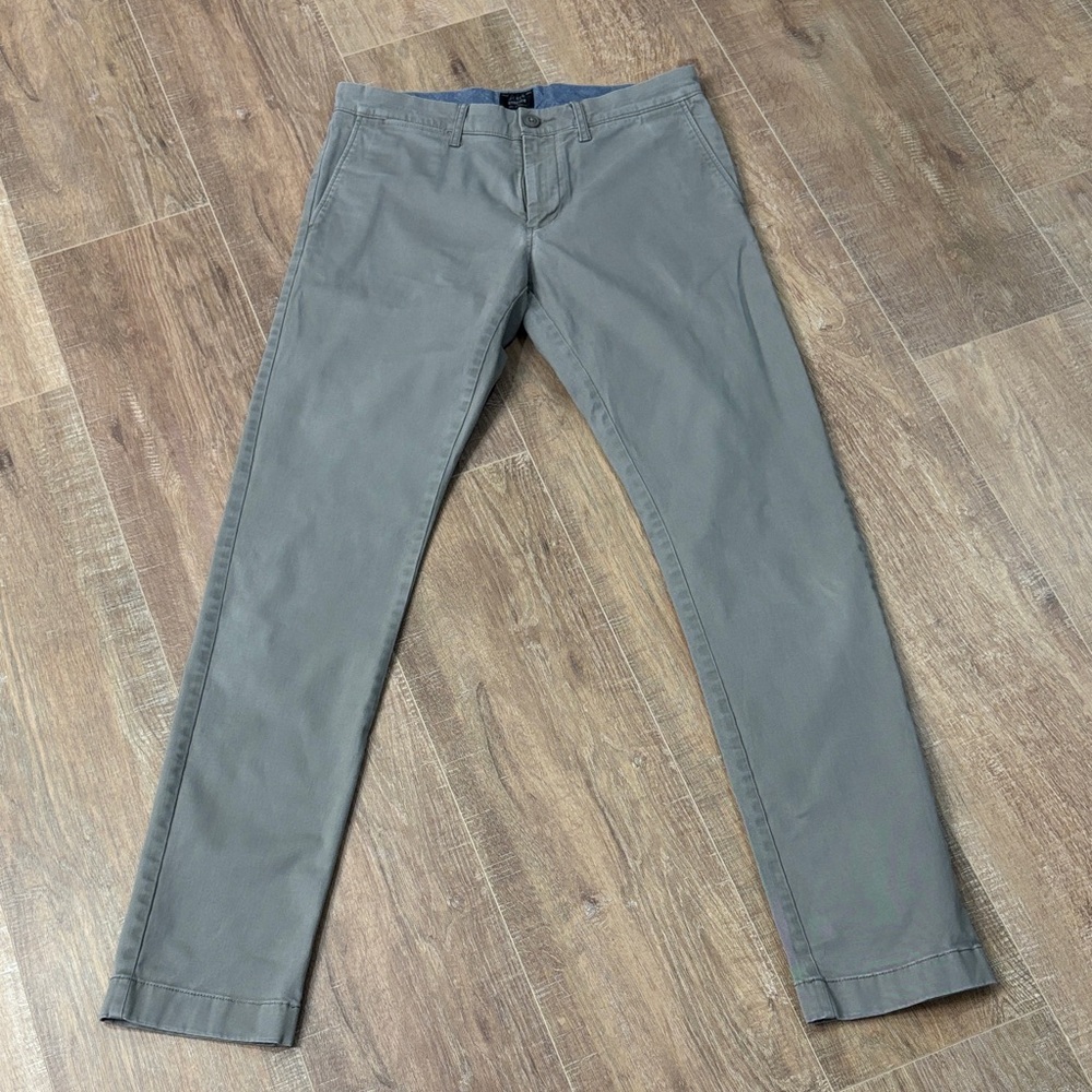 J. Crew Men's Gray Chinos Size 28x32